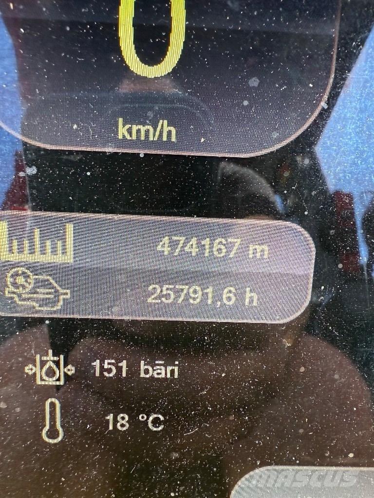 Komatsu 901 Harvestory