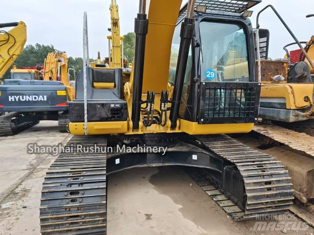CAT 320D2 Pásové rýpadlá