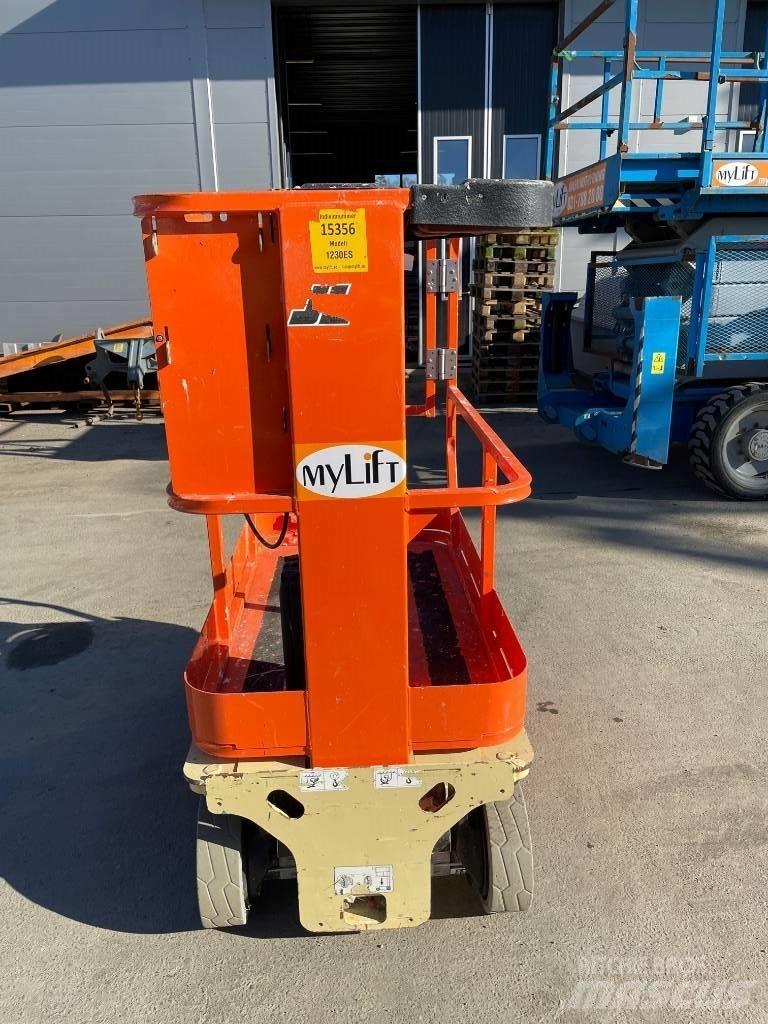 JLG 1230 Nožnicové zdvíhacie plošiny