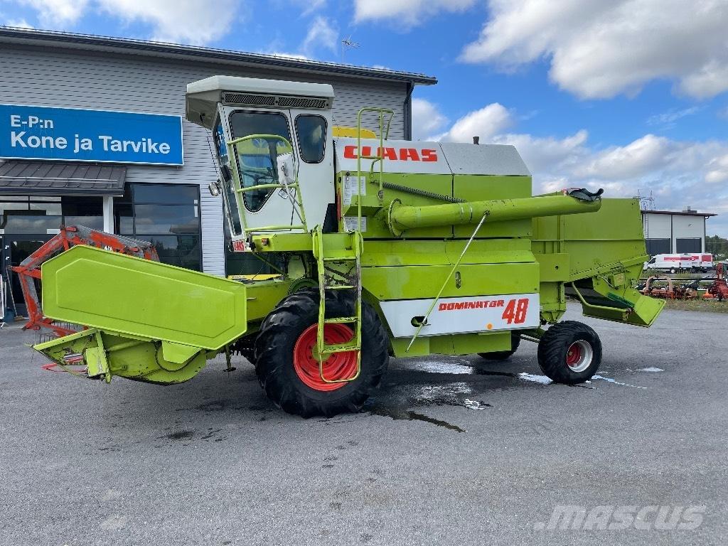 CLAAS Dominator 48 Kombinované zberacie stroje