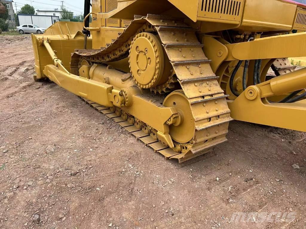 CAT D 8 R Pásové dozéry