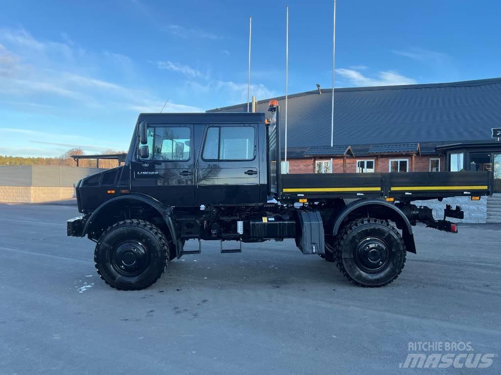 Mercedes-Benz Unimog Plošinové nákladné automobily/nákladné automobily so sklápacími bočnicami