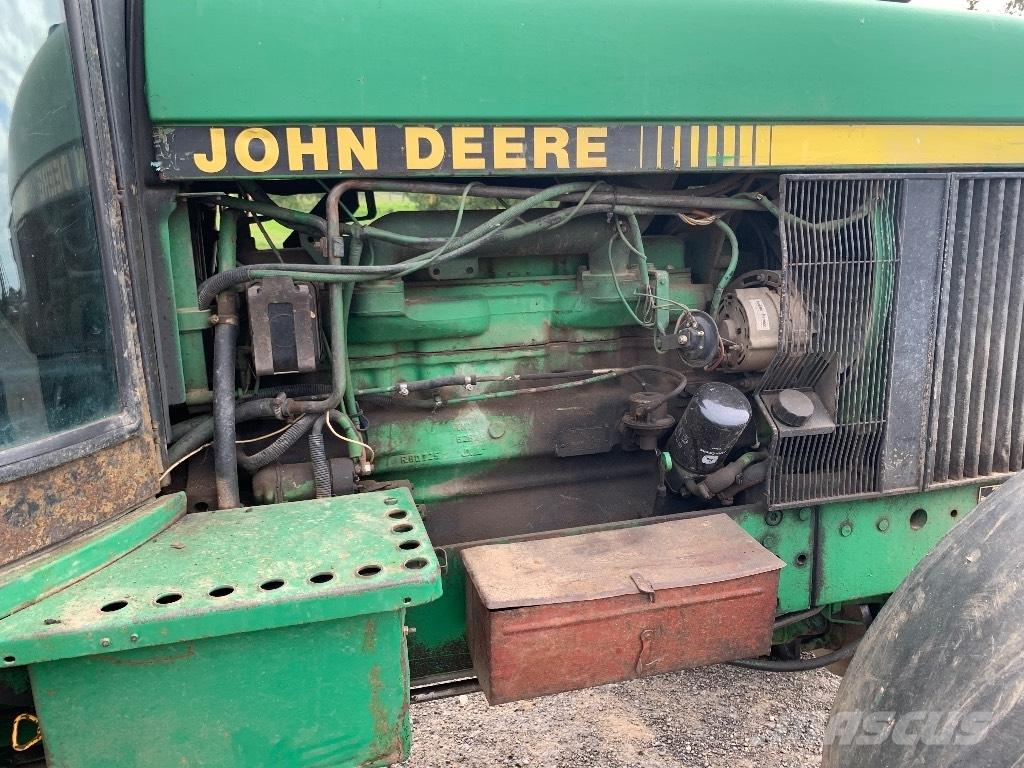 John Deere 3350 Traktory