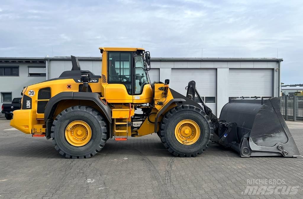 Volvo L110H - RENTAL Kolesové nakladače
