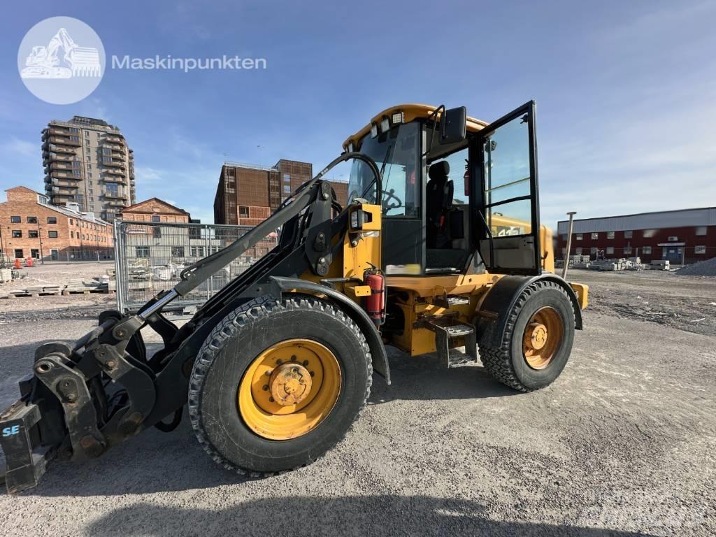 JCB 412 S Kolesové nakladače
