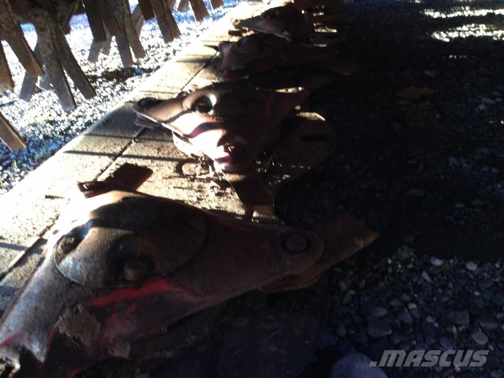 Vicon EXTRA 632 FT Kosačky namontované a ťahané