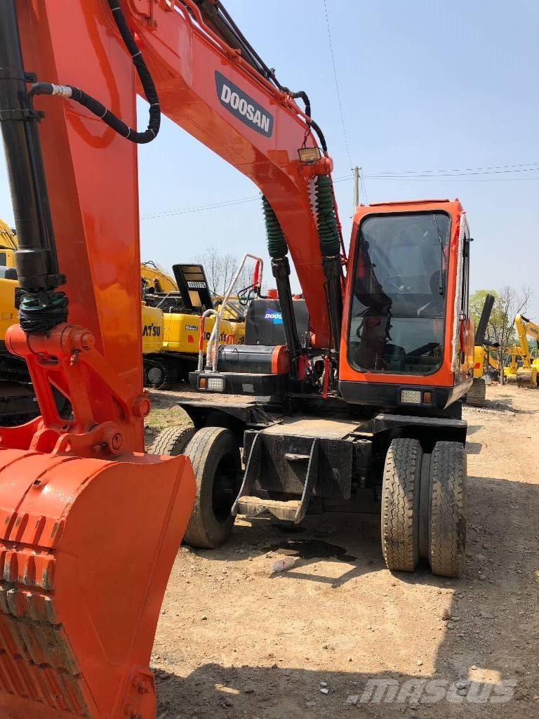 Doosan DX150W Kolesové rýpadlá