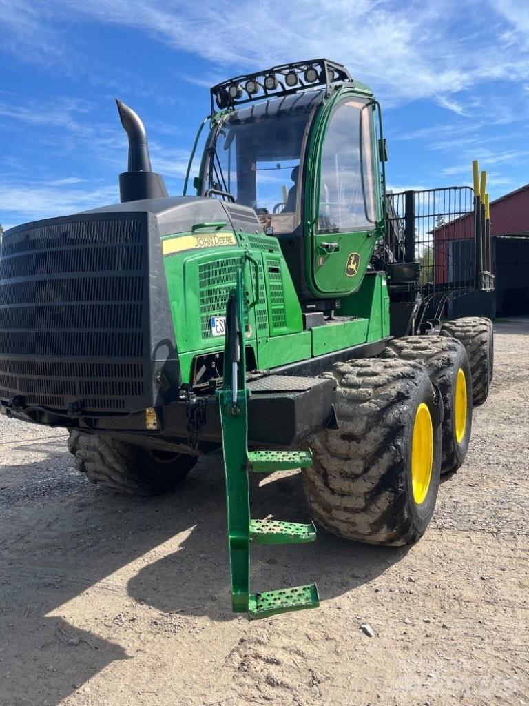 John Deere 1510G Lesné traktory