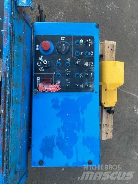 Genie CONTROL PANEL Kĺbové plošiny