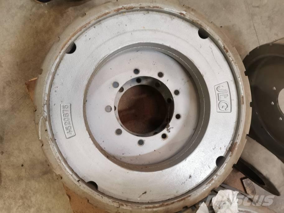 JLG E 300 AJP Pneumatiky, kolesá a ráfiky
