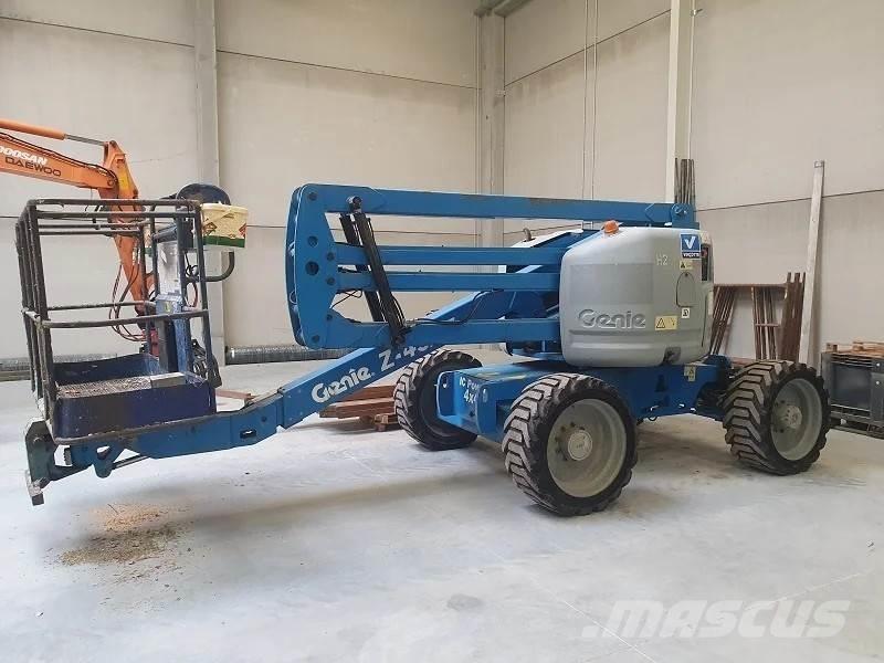 Genie Z45/25 Kĺbové plošiny