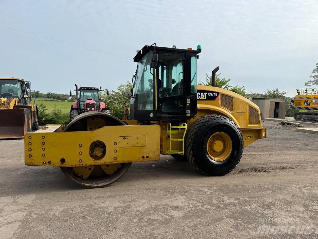 CAT CS 74 B Ťahačové valce
