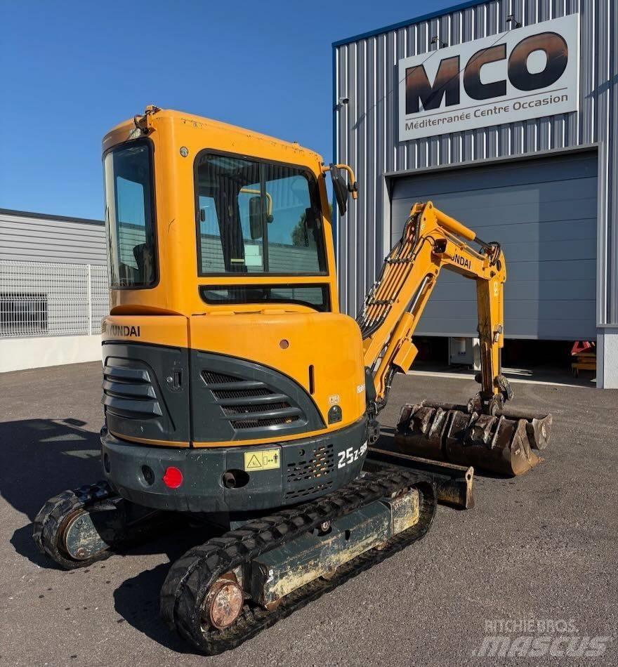 Hyundai R25Z-9 AK Mini rýpadlá < 7t