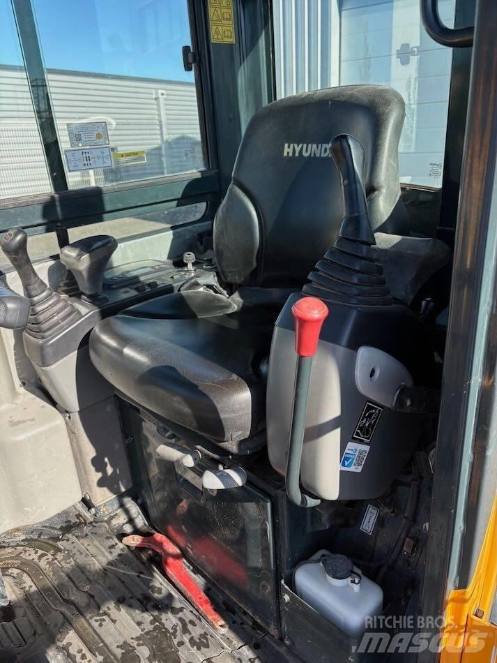 Hyundai R25Z-9 AK Mini rýpadlá < 7t