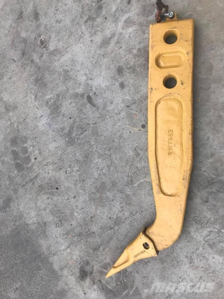 Komatsu D65 Shank Rozrývače