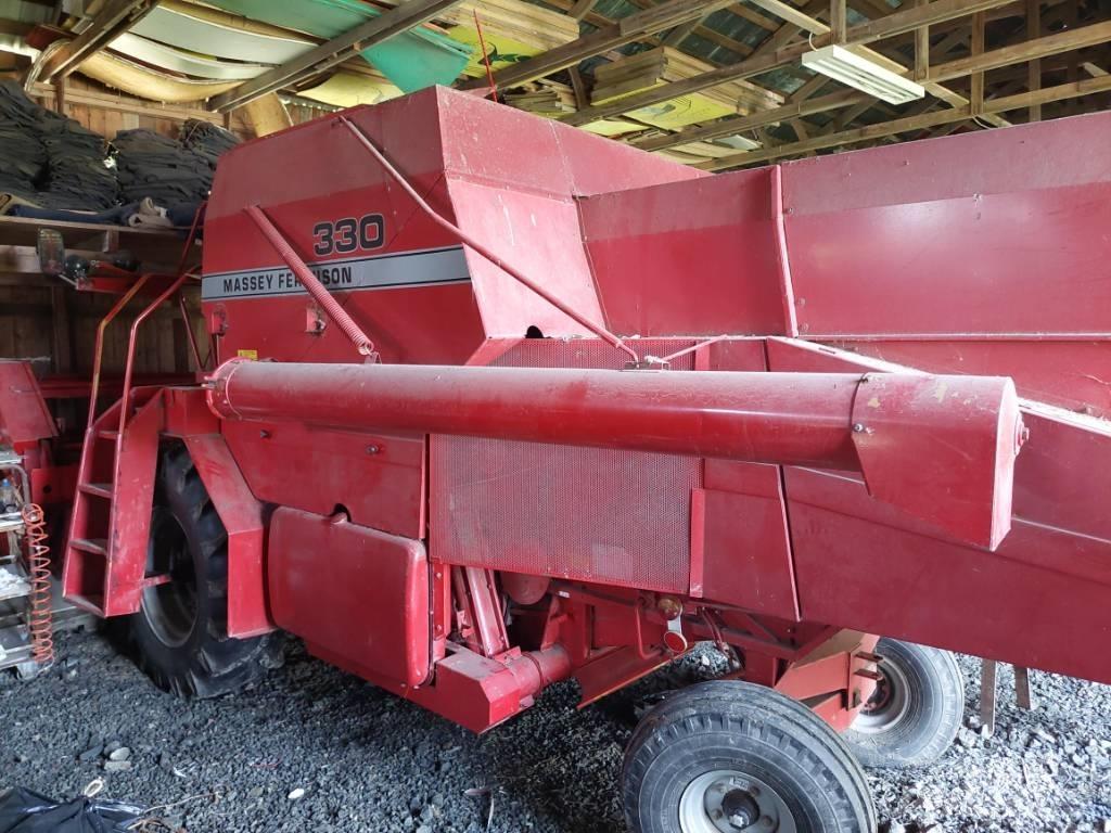Massey Ferguson 330 Kombinované zberacie stroje