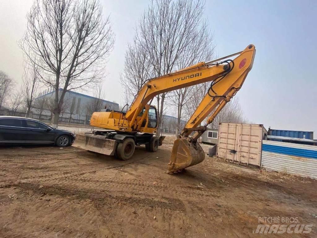 Hyundai R210WD Kolesové rýpadlá