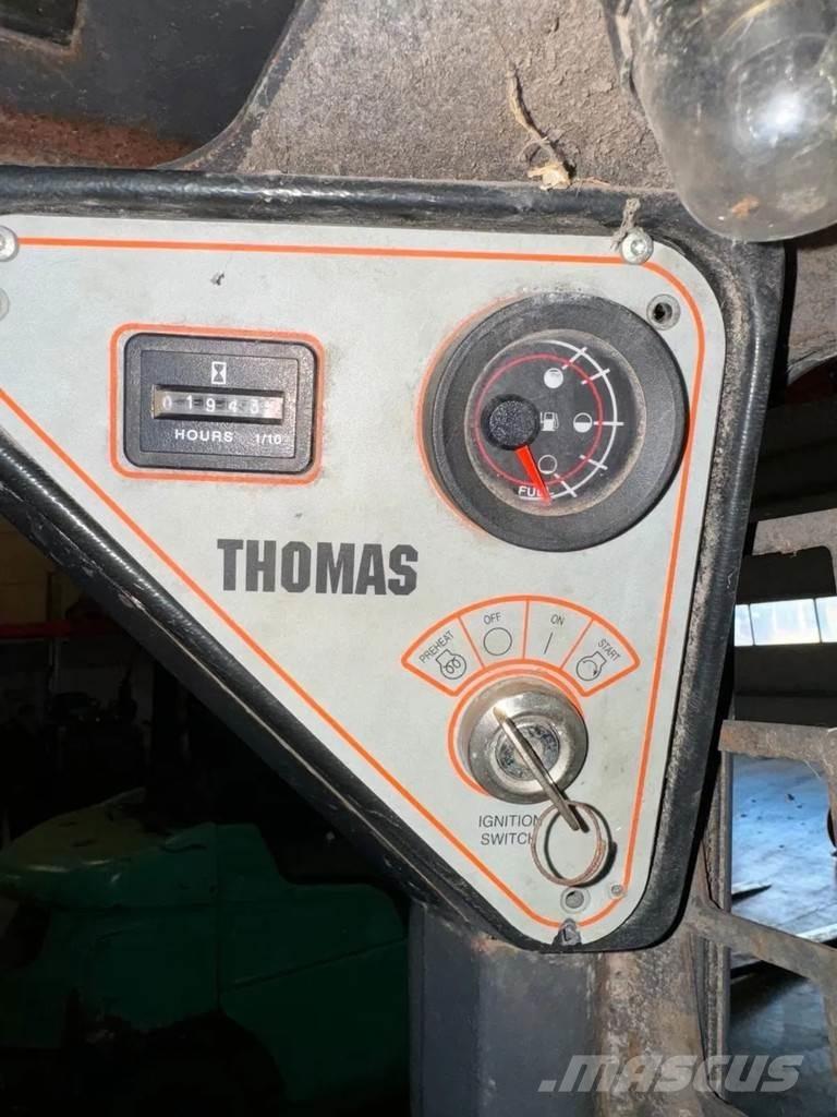 Thomas T153 Šmykom riadené nakladače