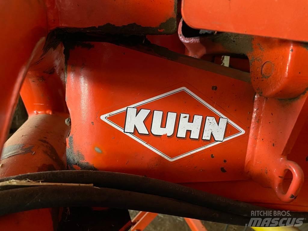 Kuhn Gf7601MH Obracače a zhrabovače sena