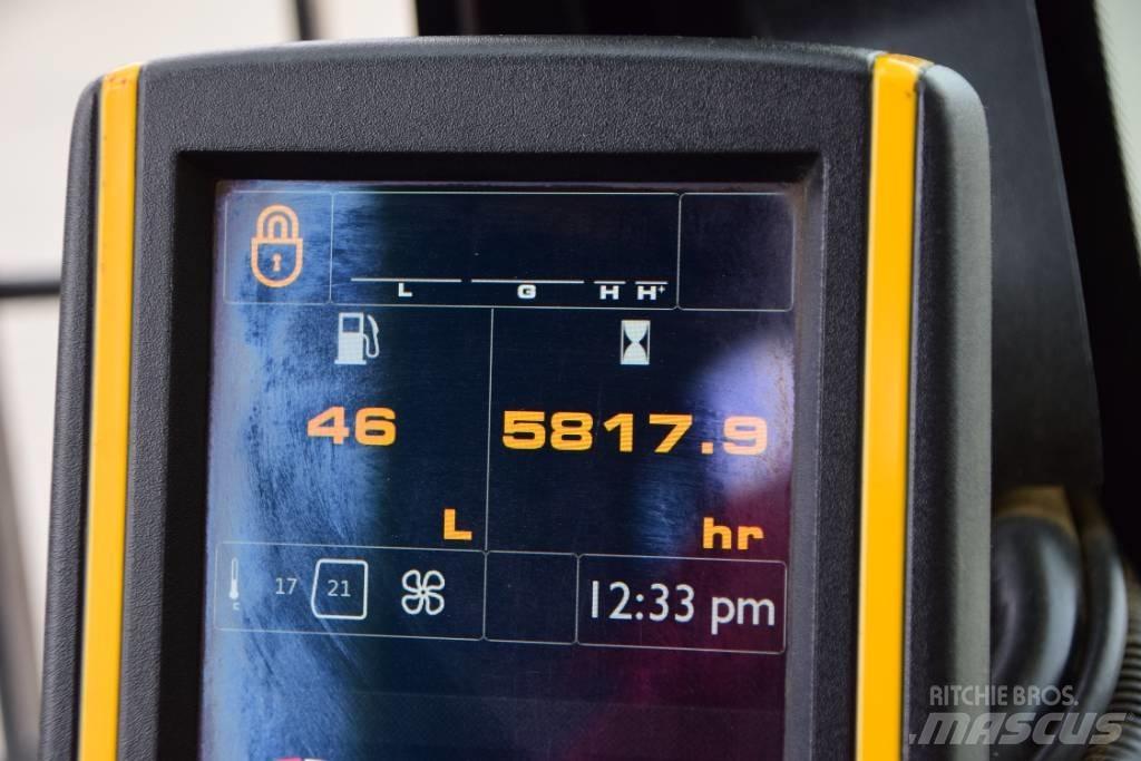 JCB JS131LC PLUS Pásové rýpadlá