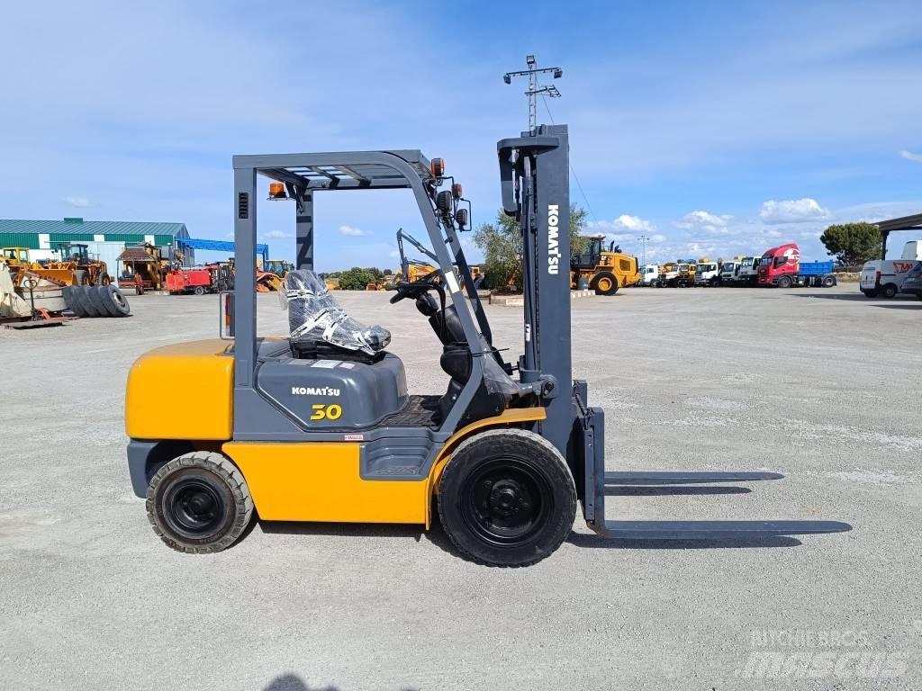 Komatsu FD30T-14 Iné