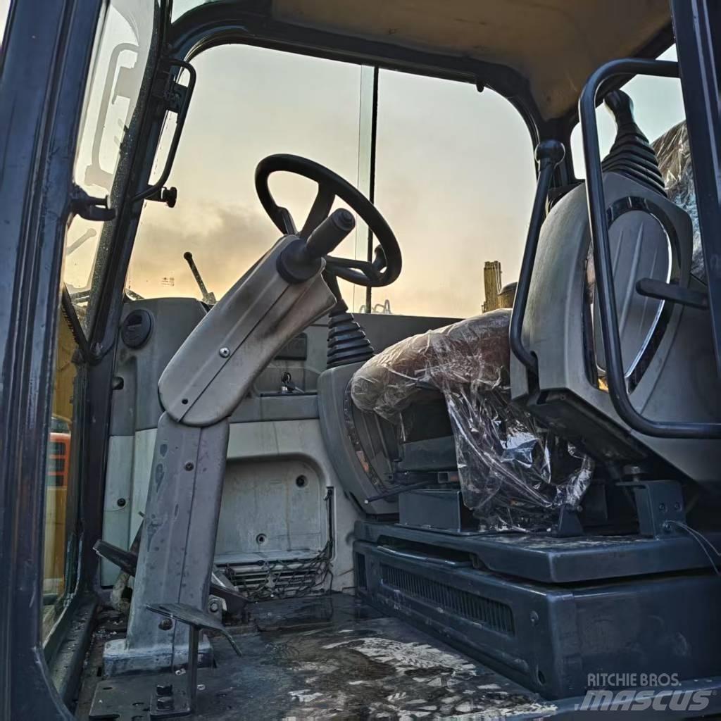 Hyundai 60 W Kolesové rýpadlá