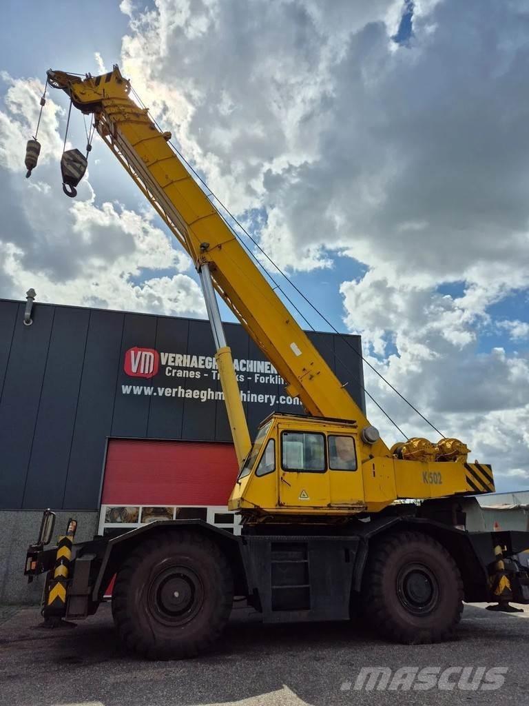 Tadano tr-400e Univerzálne terénne žeriavy