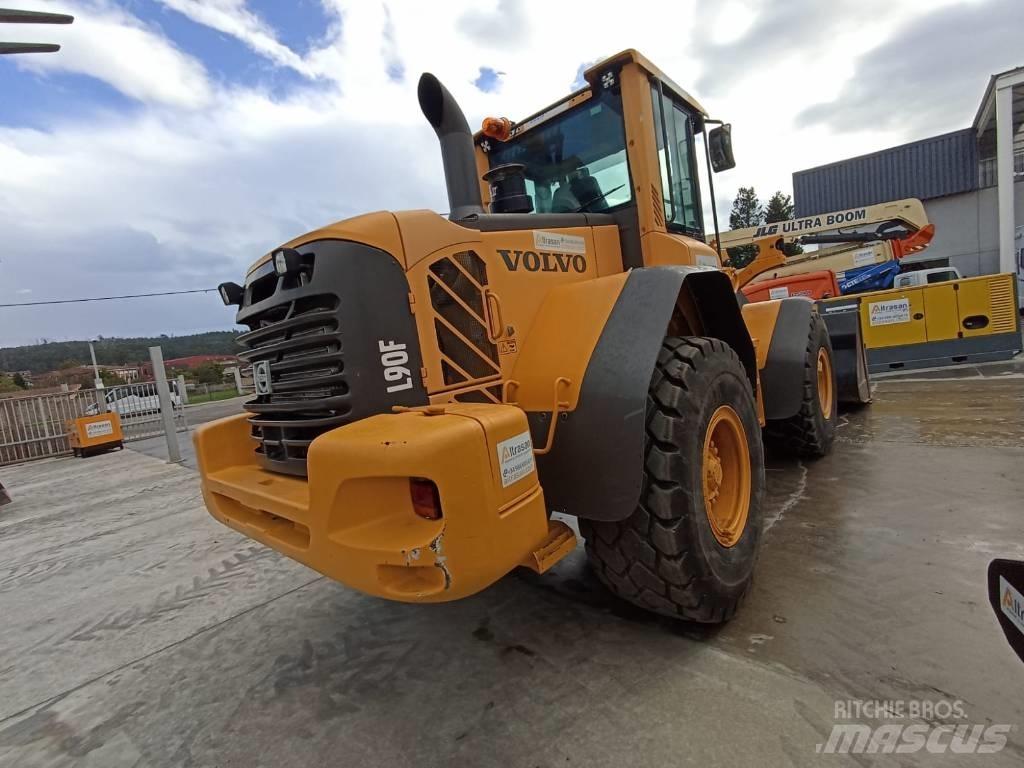 Volvo L 90 F Kolesové nakladače