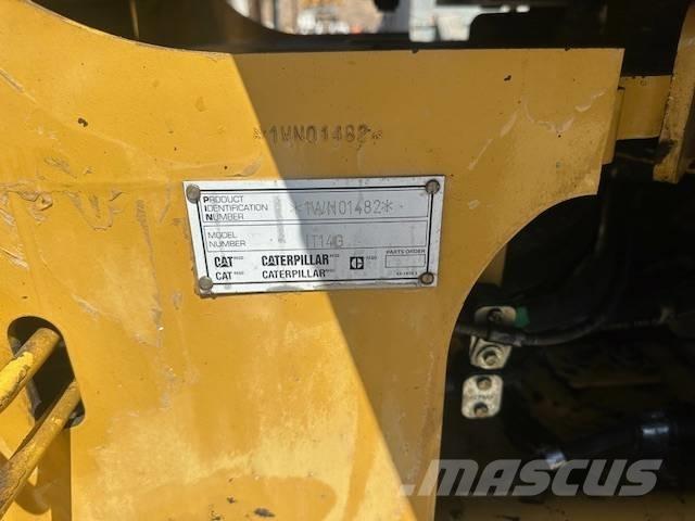  Cater IT14 Kolesové nakladače