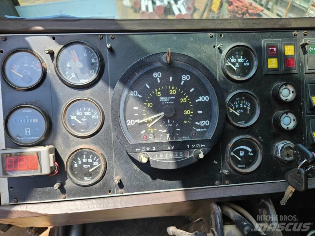 Grove KMK5160 Pásové žeriavy
