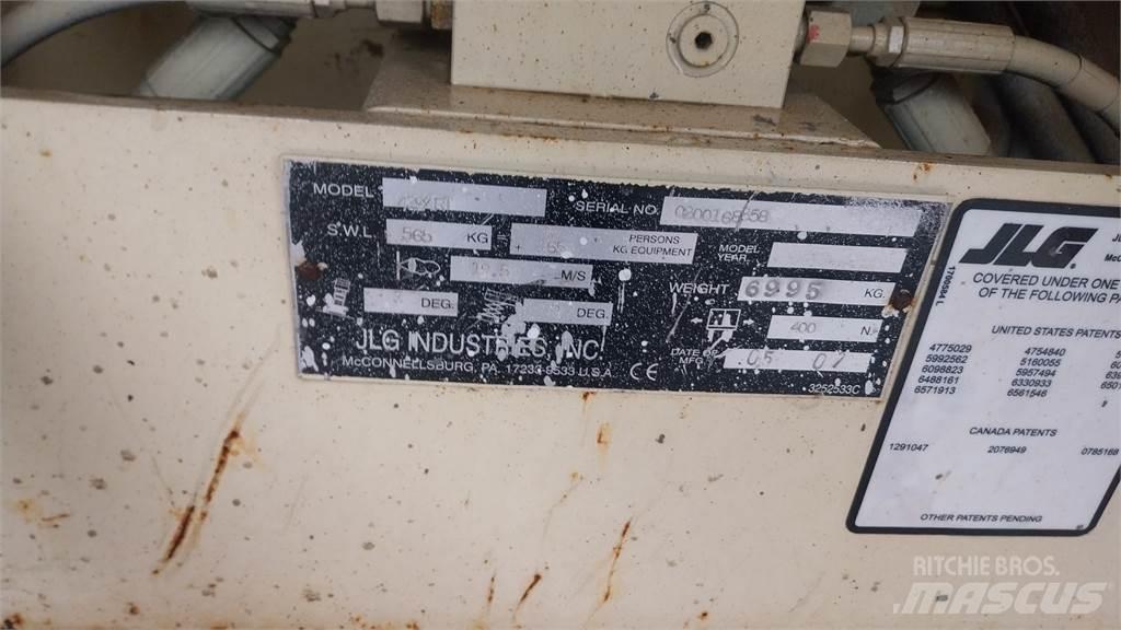 JLG 4394RT Nožnicové zdvíhacie plošiny