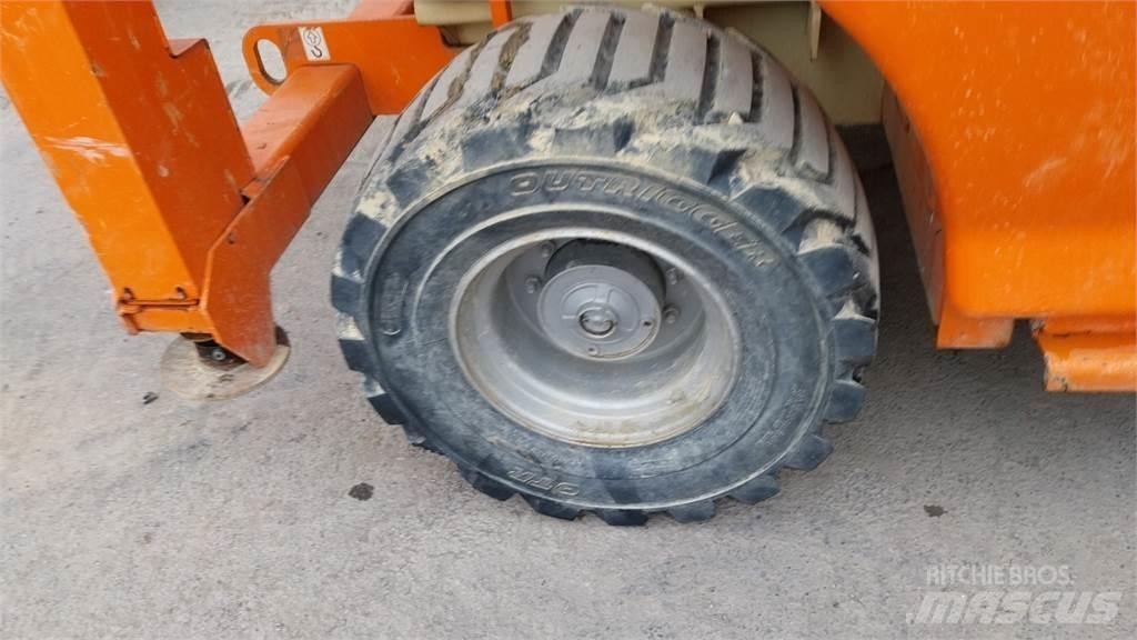 JLG 4394RT Nožnicové zdvíhacie plošiny