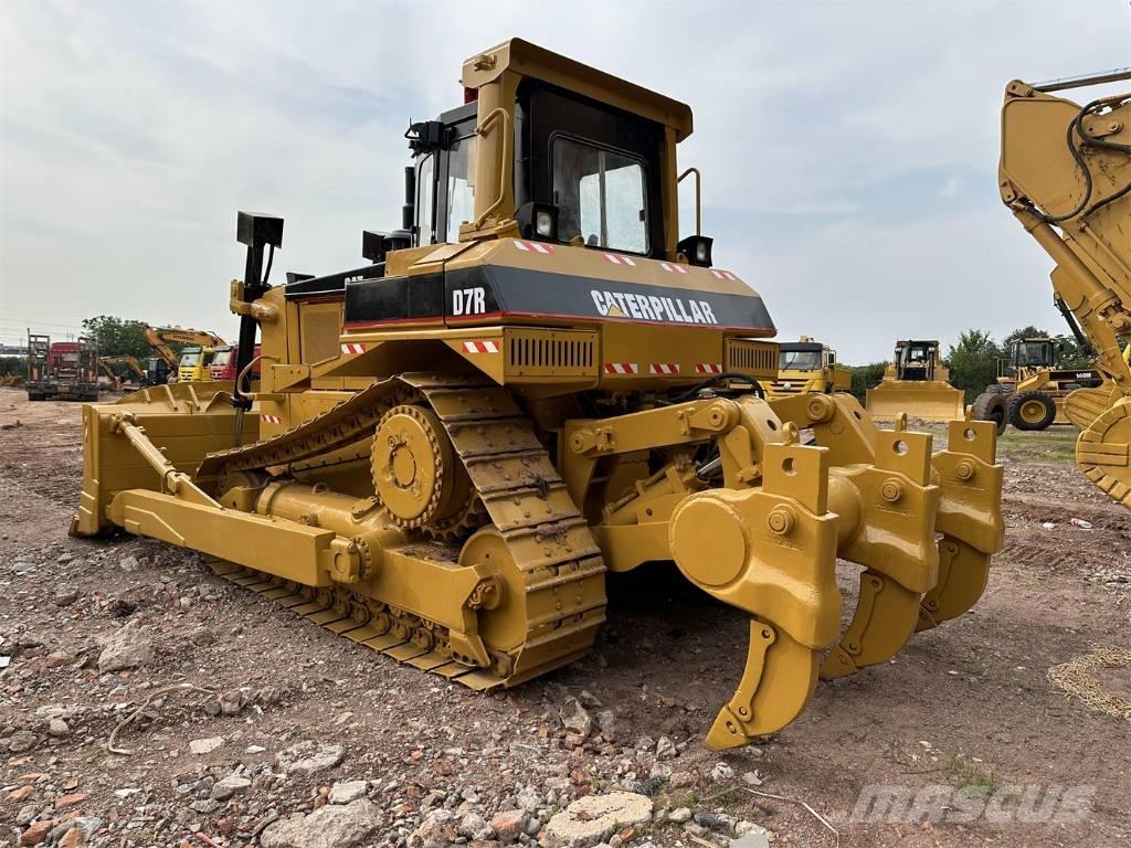 CAT D 7 R Pásové dozéry