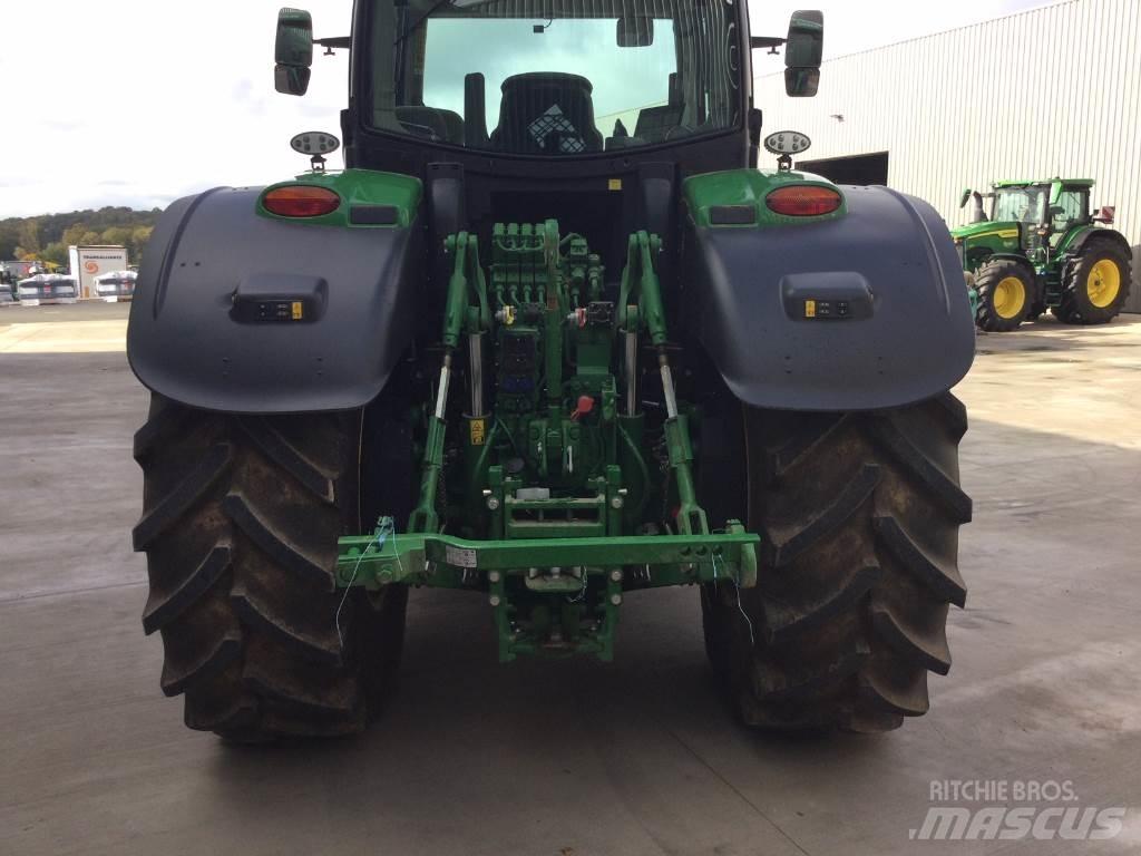 John Deere 6R250 Traktory