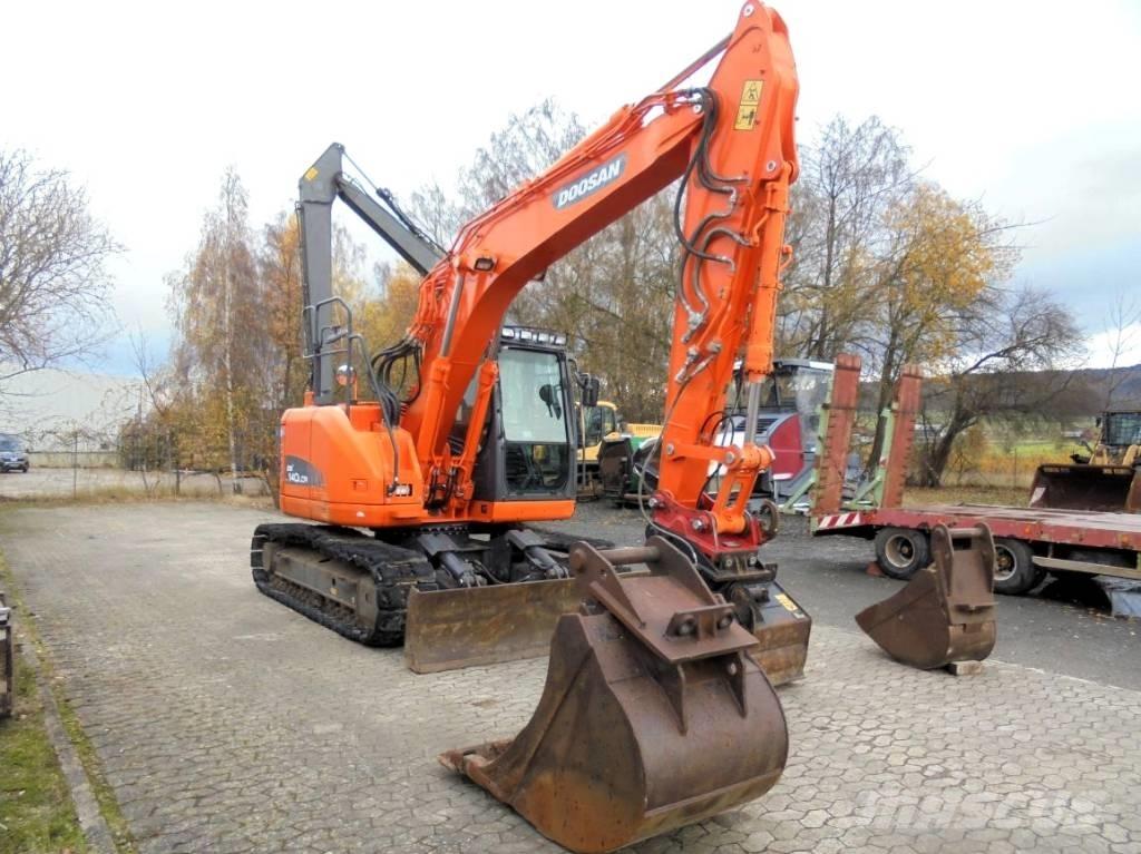 Doosan DX 140 LCR-3 Pásové rýpadlá