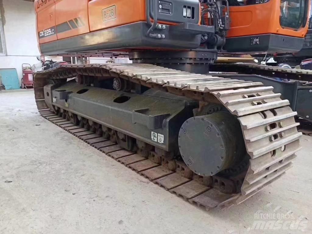 Doosan DX 225 LC Pásové rýpadlá