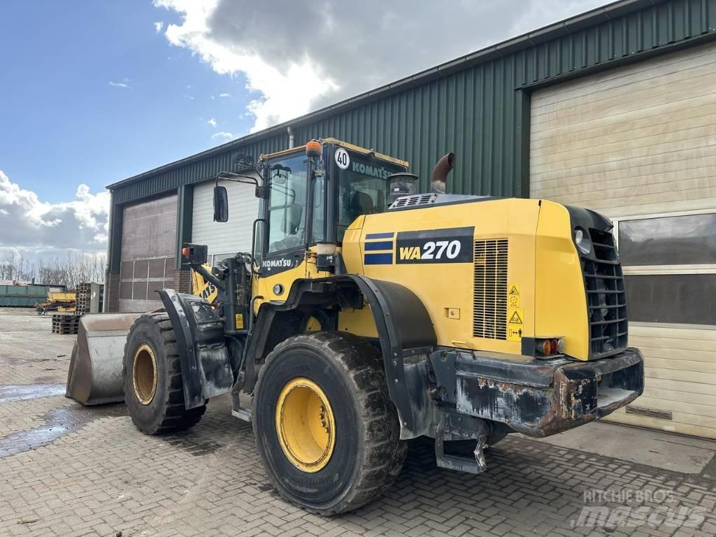 Komatsu WA270 8 Kolesové nakladače