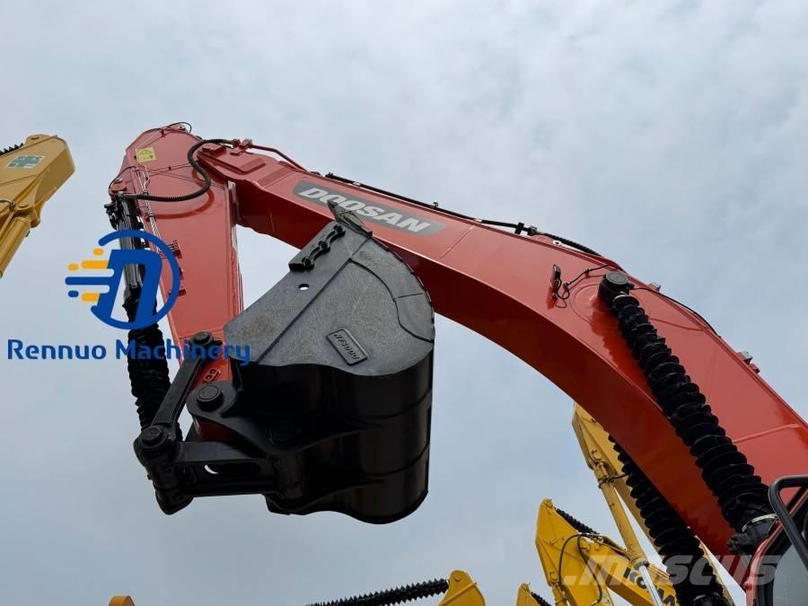 Doosan DX 340 Pásové rýpadlá