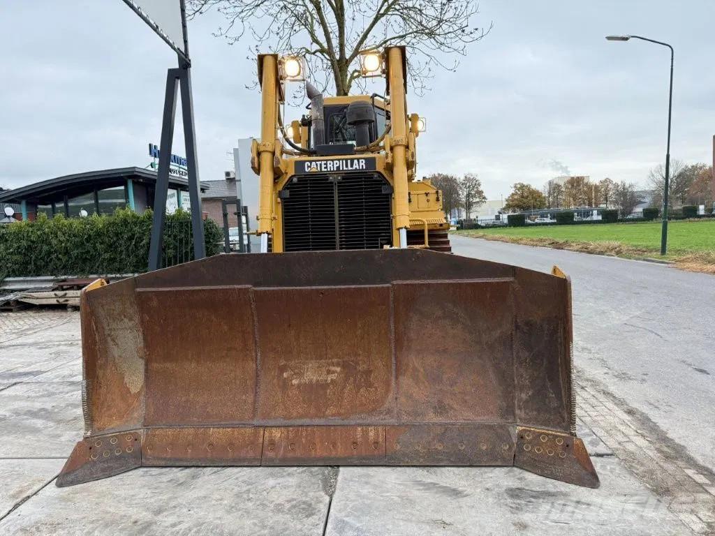 CAT D7R Pásové dozéry
