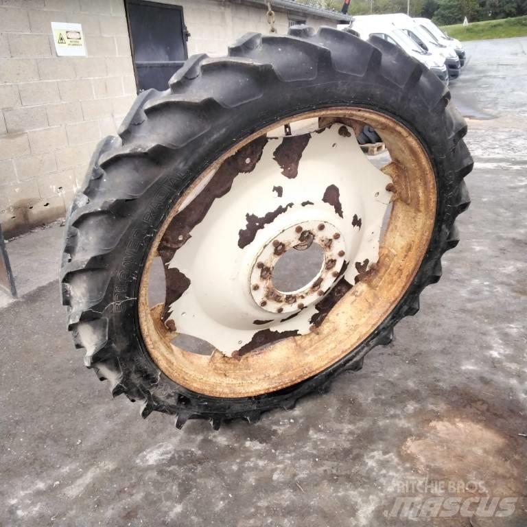 Taurus 9.5R44 Pneumatiky, kolesá a ráfiky