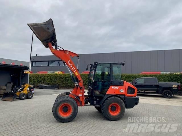 Kubota R 090 Kolesové nakladače