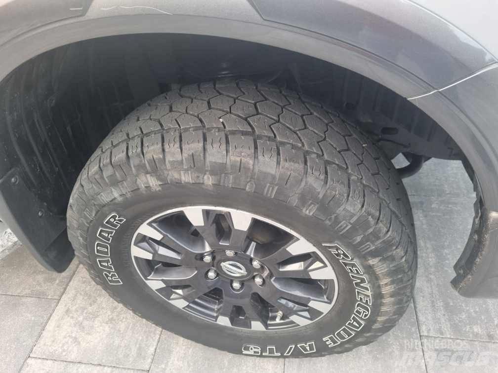 Nissan TITAN XD PRO Nakladacia/sklápacia bočnica