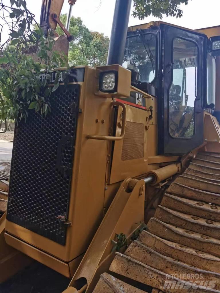 CAT D 4 H Pásové dozéry
