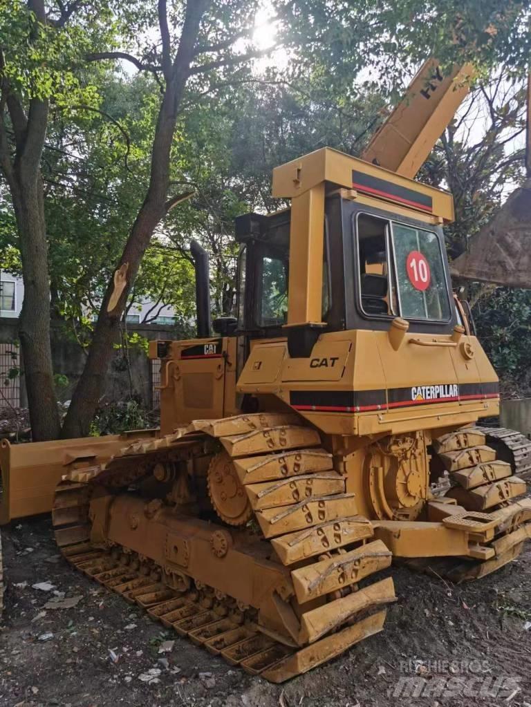 CAT D 4 H Pásové dozéry