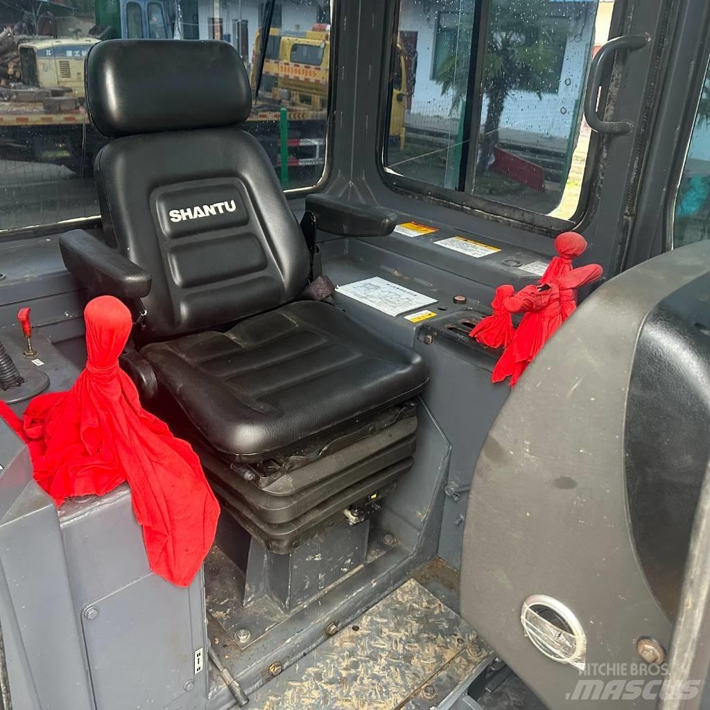 Shantui SD16 Pásové dozéry