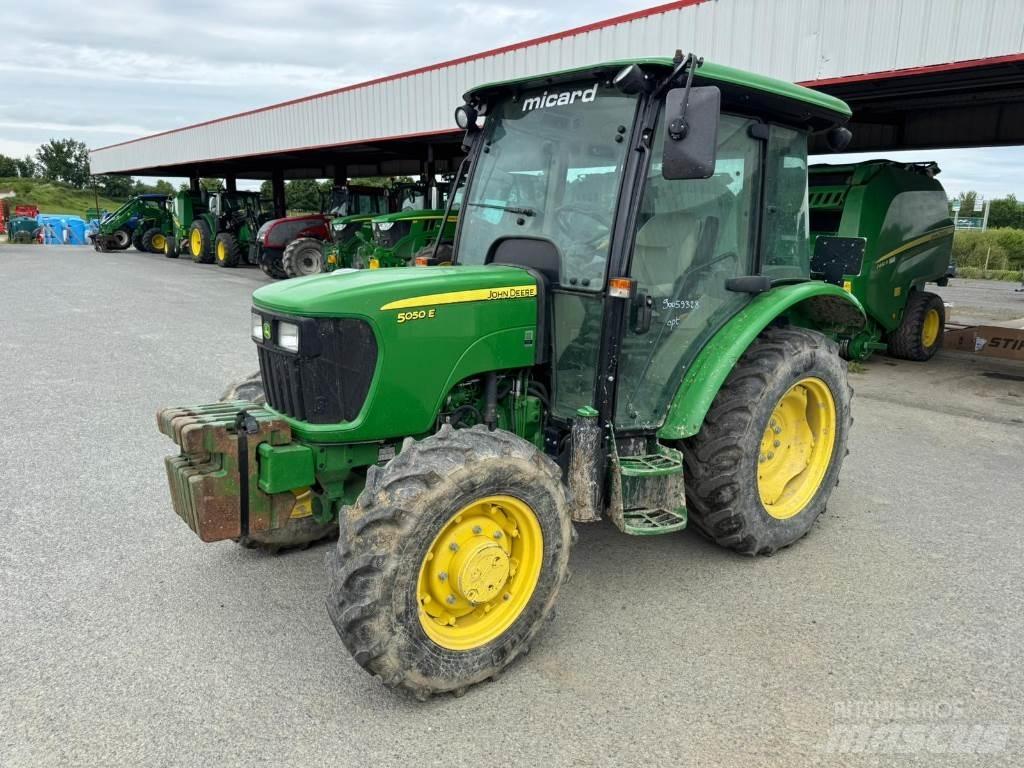John Deere 5050E Traktory