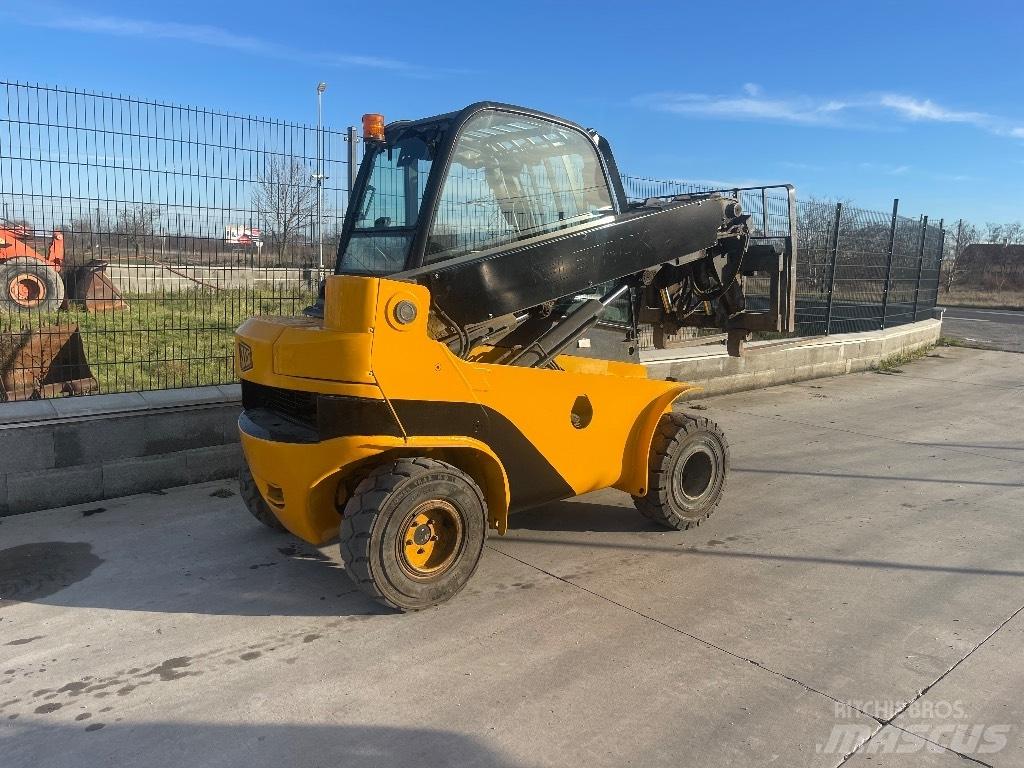 JCB TLT 30 D 4x4 Teleskopické manipulátory
