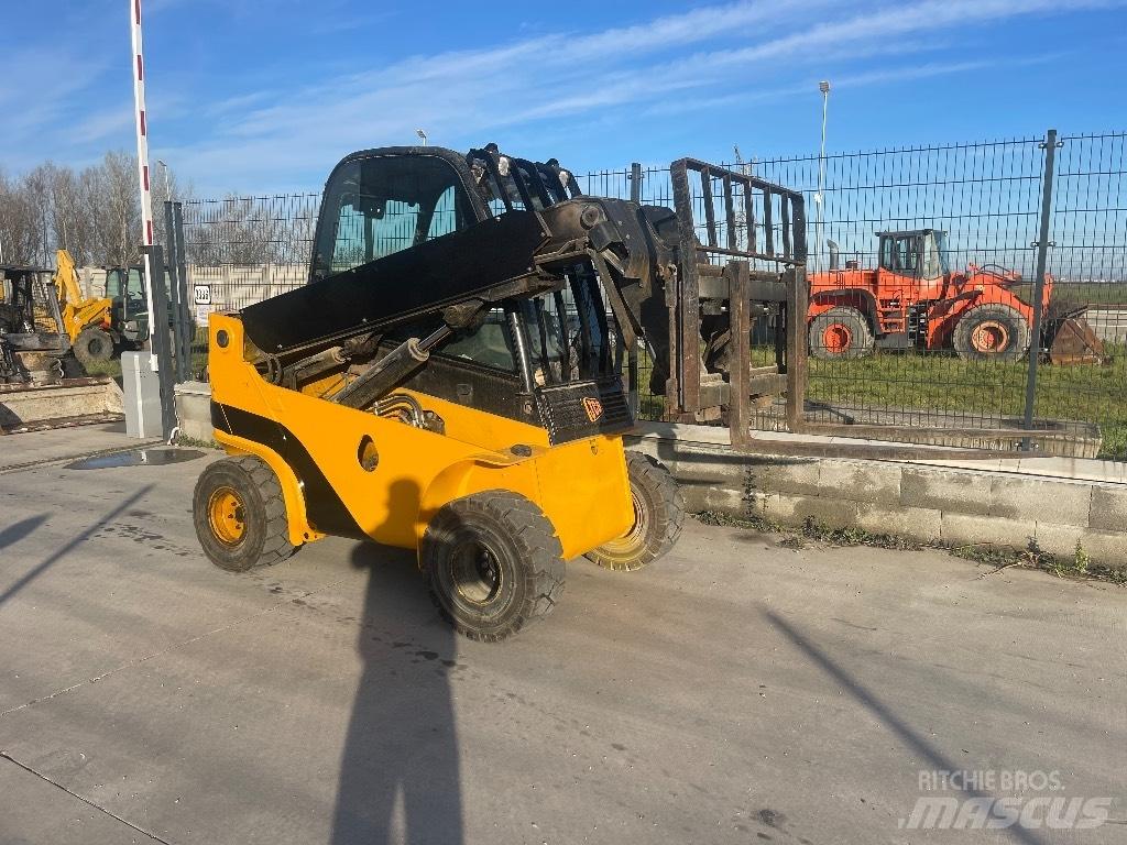 JCB TLT 30 D 4x4 Teleskopické manipulátory
