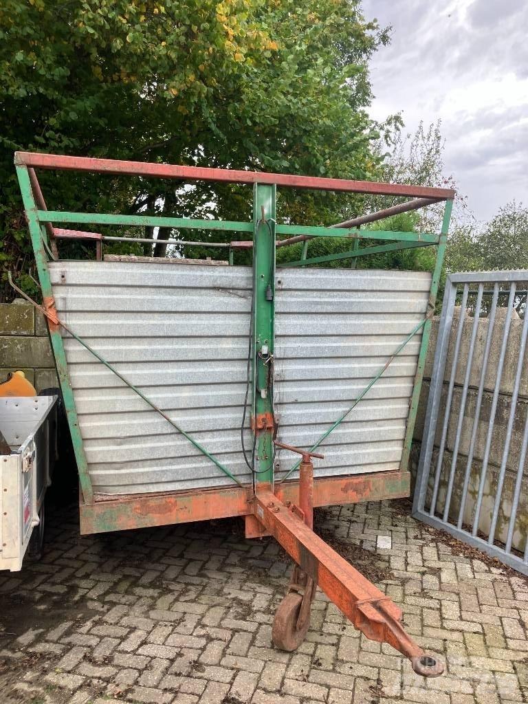 Veewagen  Prívesy na prepravu zvierat