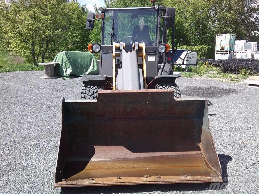 Mecalac AX 850 Kolesové nakladače
